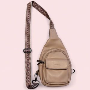 Mroede Sling Crossbody Bag